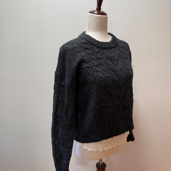 Old Navy Wool Blend Chunky Cable Knit Charcoal Gray Pullover Sweater Women XS - Picture 2 of 13